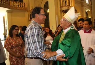 Presidente Vizcarra saludó al arzobispo de Lima en su primera misa en la Catedral