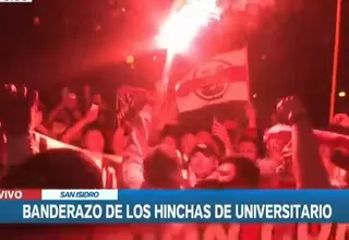 Alianza Lima vs. Universitario: hinchas cremas realizan banderazo en hotel de concentración
