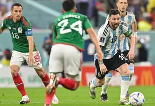 Acusan a Lionel Messi de patear la camiseta de México