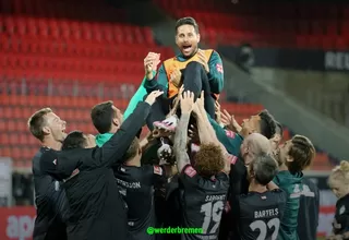 Claudio Pizarro fue despedido como todo un ídolo por plantel del Werder Bremen