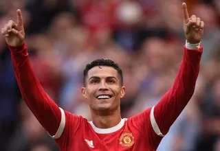 Cristiano Ronaldo marcó doblete en su regreso a Old Trafford y dejó al Manchester United líder