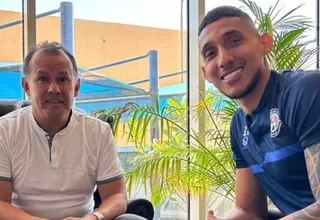 Juan Reynoso llegó a Arabia Saudita y se reunió con Christofer Gonzales