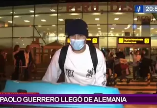 Paolo Guerrero llegó a Lima tras recibir tratamiento en su rodilla en Alemania