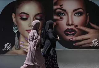 Talibanes dicen que el velo será obligatorio para las mujeres en Afganistán, pero no el burka