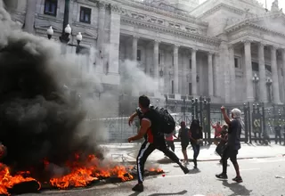 Argentina: Violentas protestas en el Congreso por acuerdo con FMI