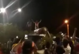 Bolivia: manifestantes derribaron estatua de Hugo Chávez