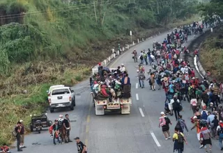 Caravana de migrantes hondureños reanudó su caminata hacia Estados Unidos
