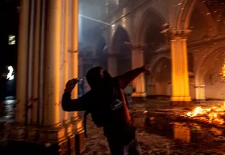 Chile: Sujetos incendian iglesia de Carabineros durante protestas