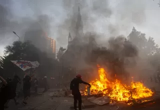 Chile: Manifestantes quemaron iglesia de la policía en primera protesta del 2020