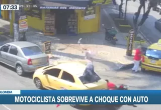 Colombia: Motociclista impactó violentamente contra taxi