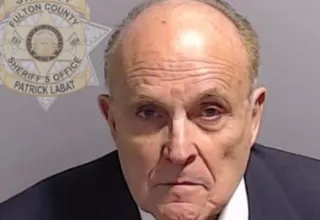 EE.UU: Rudy Giuliani, imputado junto a Trump, se entregó a las autoridades de Georgia