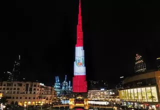 La bandera de Perú iluminó el edificio más alto del mundo