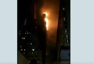 Incendio en rascacielos en Hong Kong 