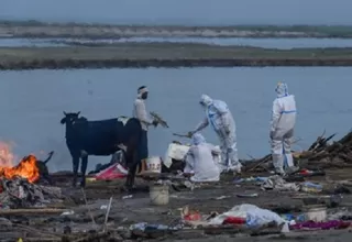 India: Decenas de cadáveres de posibles víctimas de coronavirus aparecen a orillas del río Ganges
