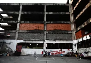 Venezuela: la vida en edificios abandonados a la espera de una casa