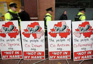 Irlanda del Norte rechazó flexibilizar la ley del aborto con 59 votos a favor