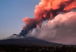 Italia. Volcán Etna entró en erupción y cubrió de cenizas la ciudad de Catania
