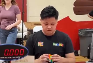 Joven con autismo rompió récord mundial del cubo de Rubik en apenas 3 segundos