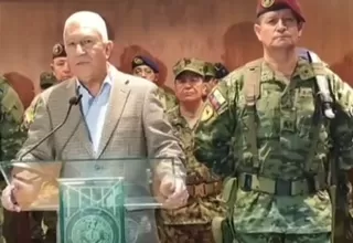 Ministro de Defensa de Ecuador: "La democracia está en riesgo"