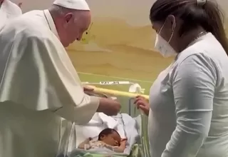 Papa Francisco bautizó a un recién nacido en el hospital donde se viene recuperando