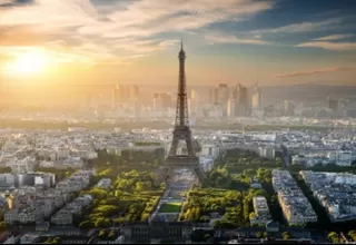 Francia: París cierra bares y limita restaurantes y facultades para frenar la pandemia