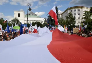 Polonia: Parlamento adopta reforma que reduce independencia de la justicia
