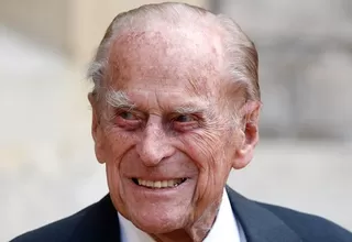 El príncipe Felipe, esposo de la reina Isabel II, es hospitalizado "por precaución"