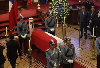 Sebastián Piñera recibe masiva despedida en sede del Congreso en Santiago