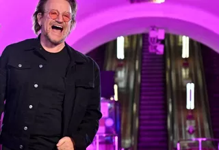 Ucrania: Bono improvisó concierto en estación del metro de Kiev