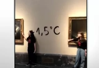 [VIDEO] España: Activistas se pegan a los cuadros de "Las Majas" de Goya