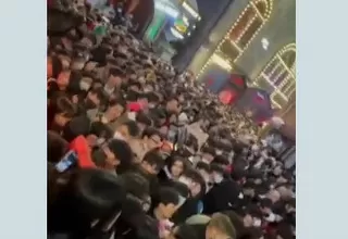 [VIDEO] Varios heridos durante celebraciones por Halloween en Seúl