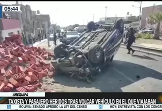 Arequipa: Taxista y pasajero heridos tras volcar vehículo en el que viajaban