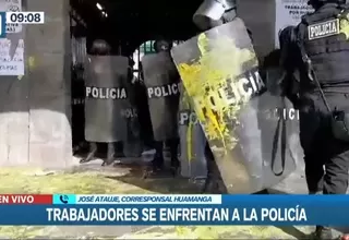 Ayacucho: Trabajadores del Poder Judicial bañaron con pintura a policías 