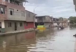 Calles de Piura se encuentran inundadas tras fuerte lluvia