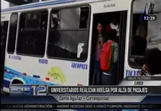 Cusco: universitarios retienen vehículos de transporte público por alza de pasaje