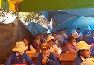 Huancayo: Niños estudian en carpas tras colegio en mal estado