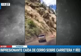 Huánuco: Personas salvaron de morir tras impresionante caída de cerro sobre carretera y río