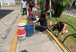 Piura: Vecinos hacen cola para conseguir agua