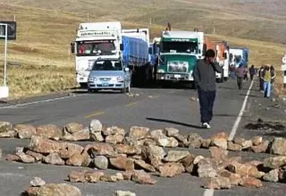 Puno: transportistas bloquean vías de acceso a Juliaca