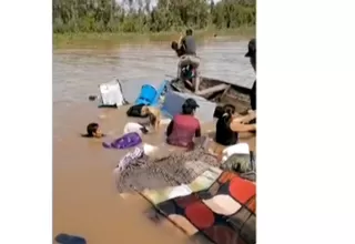 Rescatan a familia que naufragó en río Amazonas