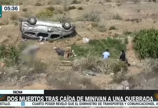 Tacna: Dos muertos tras caída de minivan a una quebrada