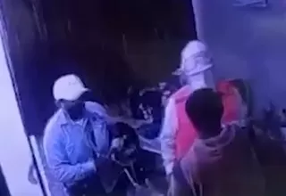 [VIDEO] Piura: delincuentes armados asaltan oficinas de un grifo