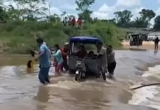 [VIDEO] Ucayali: Desborde de quebrada interrumpe tránsito